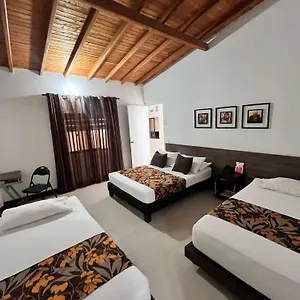 Quinta Avenida 3*, Medellín Colômbia